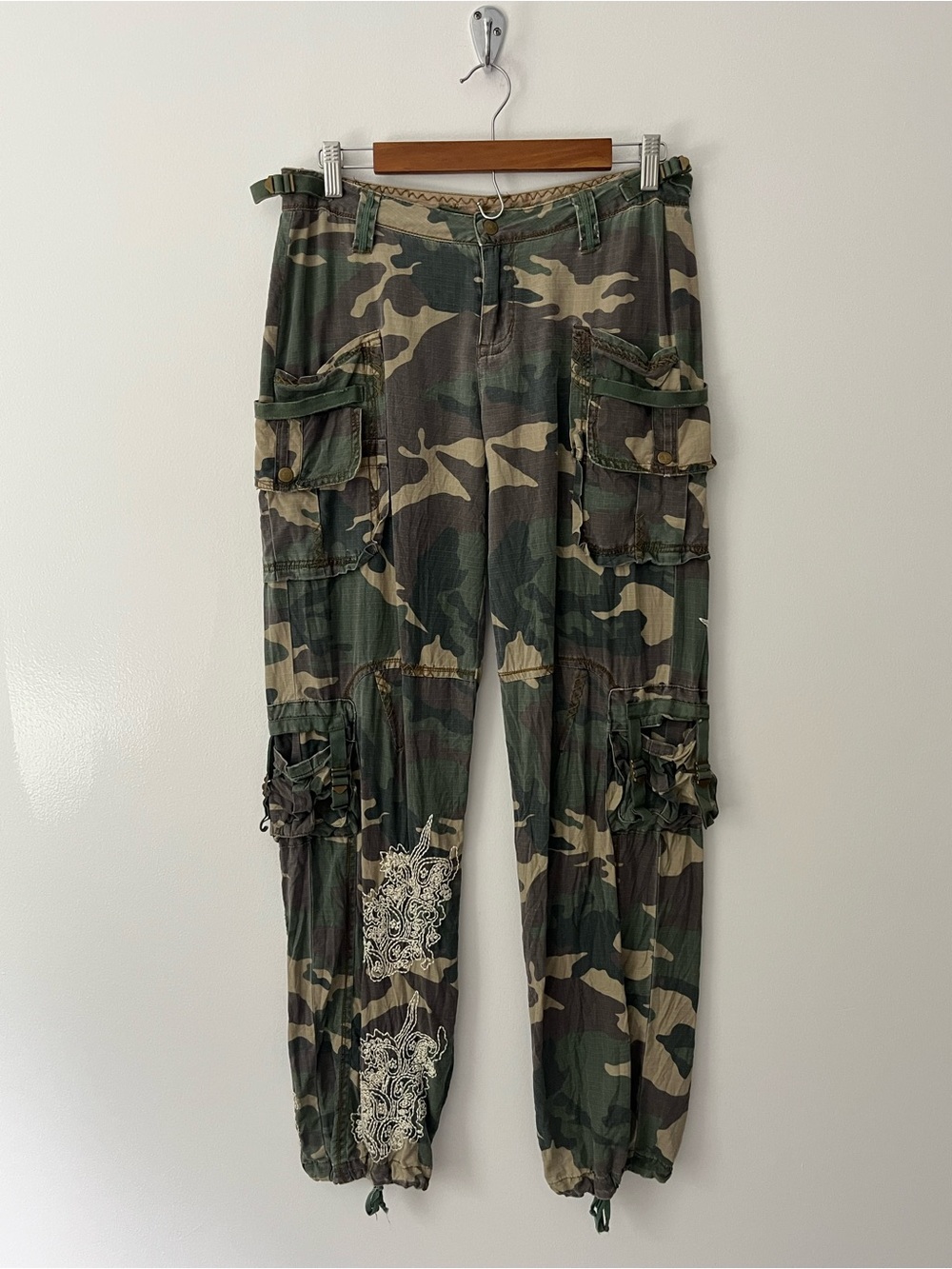 Da-nang Embroidered Camo Cargo Pants Silk Blend Y2k Paratrooper Surplus Small